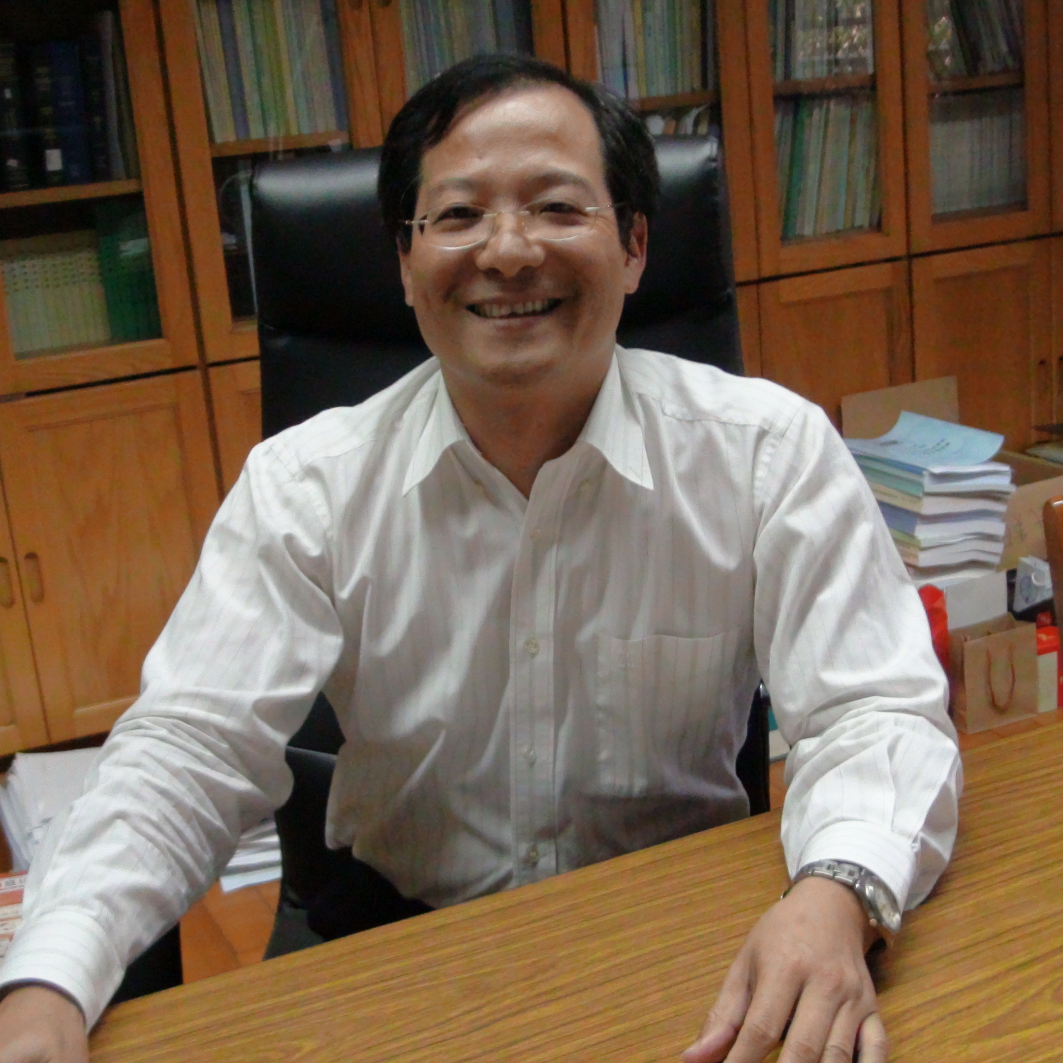 Jer-Shenq Shieh  (Dean of Law School)